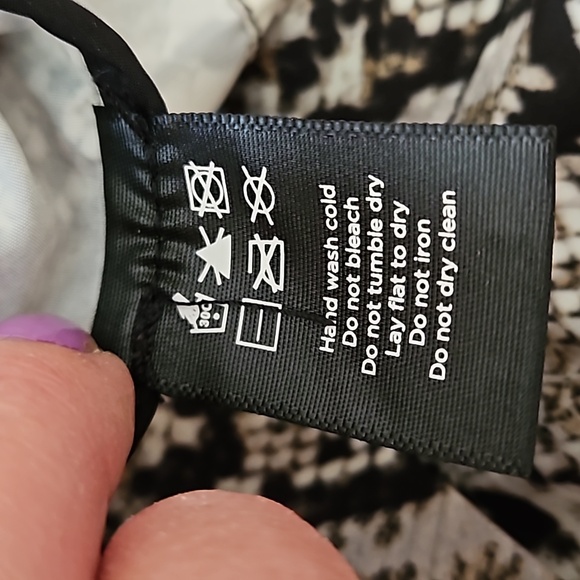 Alala 1x hooded workout pullover w/hood, pockets - Picture 14 of 14